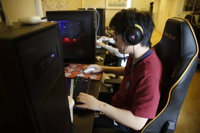 Pimp锐评BLAST秋决：G2个人实力雄厚 NAVI仍是Top1战队