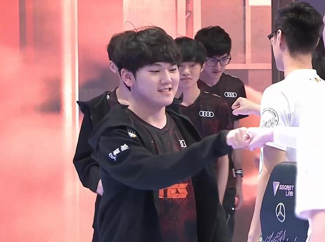 NAVI以与两天前完全相同的比分击败了 BIG