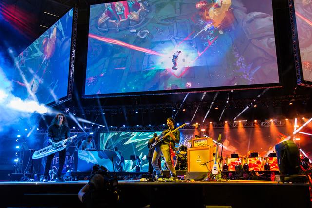 里程碑：Wayward完成LPL赛场1000助攻